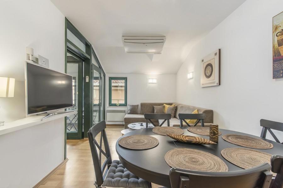 Apartment Matea Novigrad  Ngoại thất bức ảnh